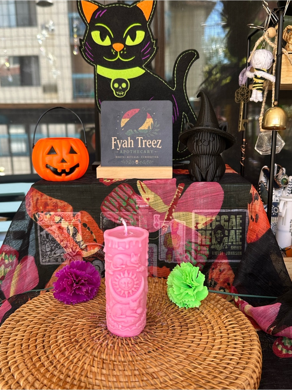Pink Celestial Cats Sun & Moon Candle - Picture 3 of 7
